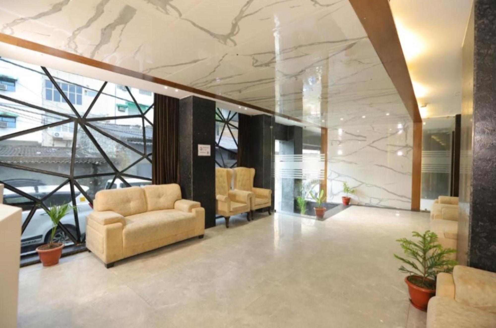 Stanley-near Delhi Airport Hotel 4*