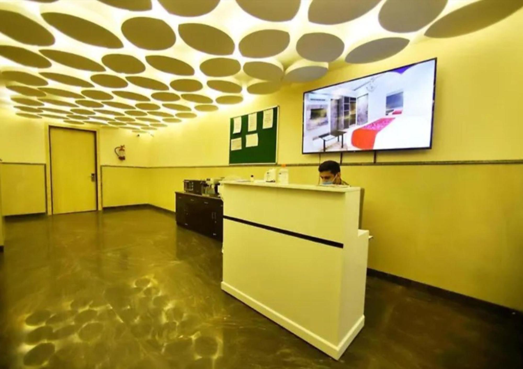 Stanley-near Delhi Airport 4*