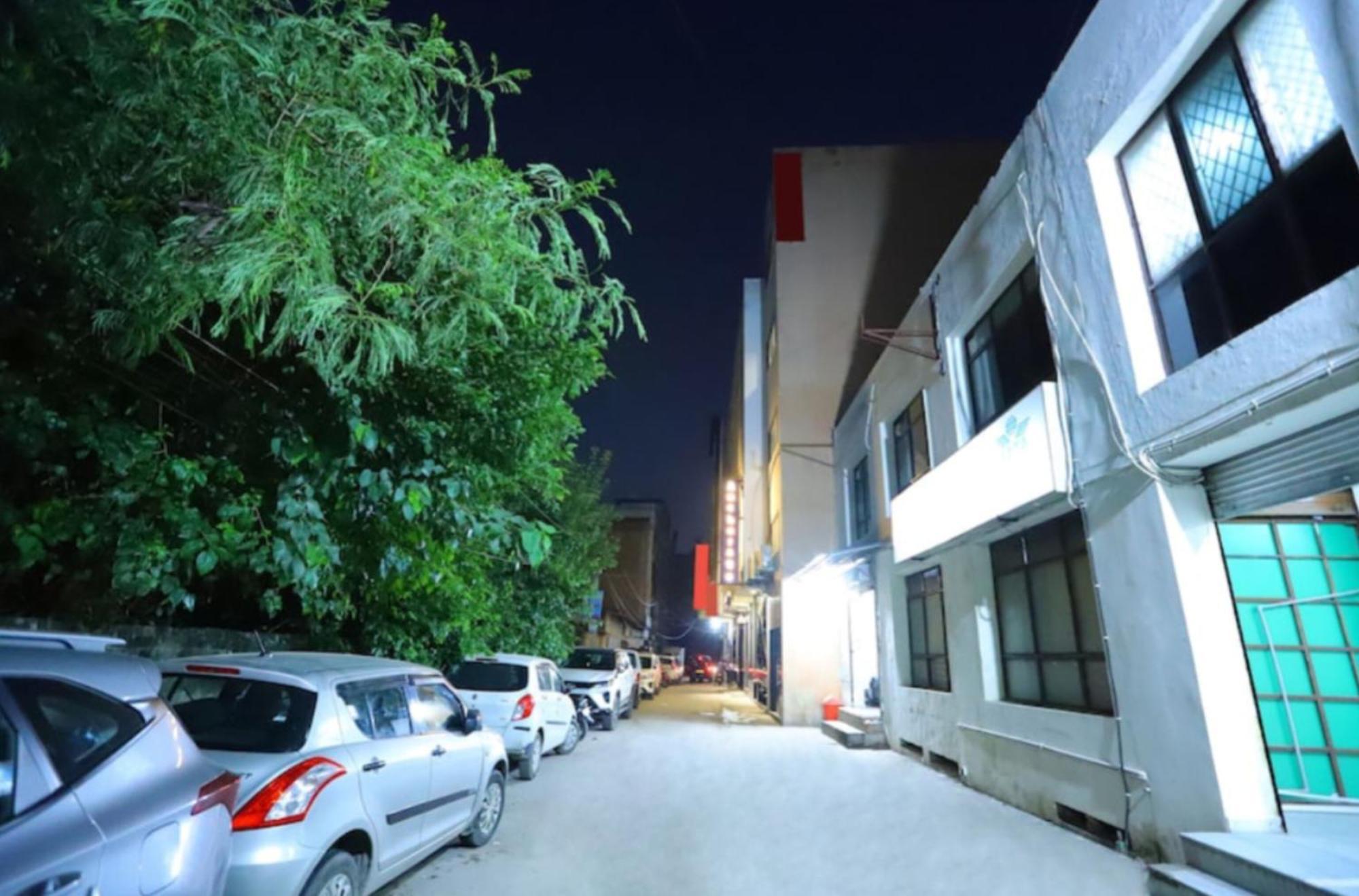 Hotel Stanley-near Delhi Airport New Delhi