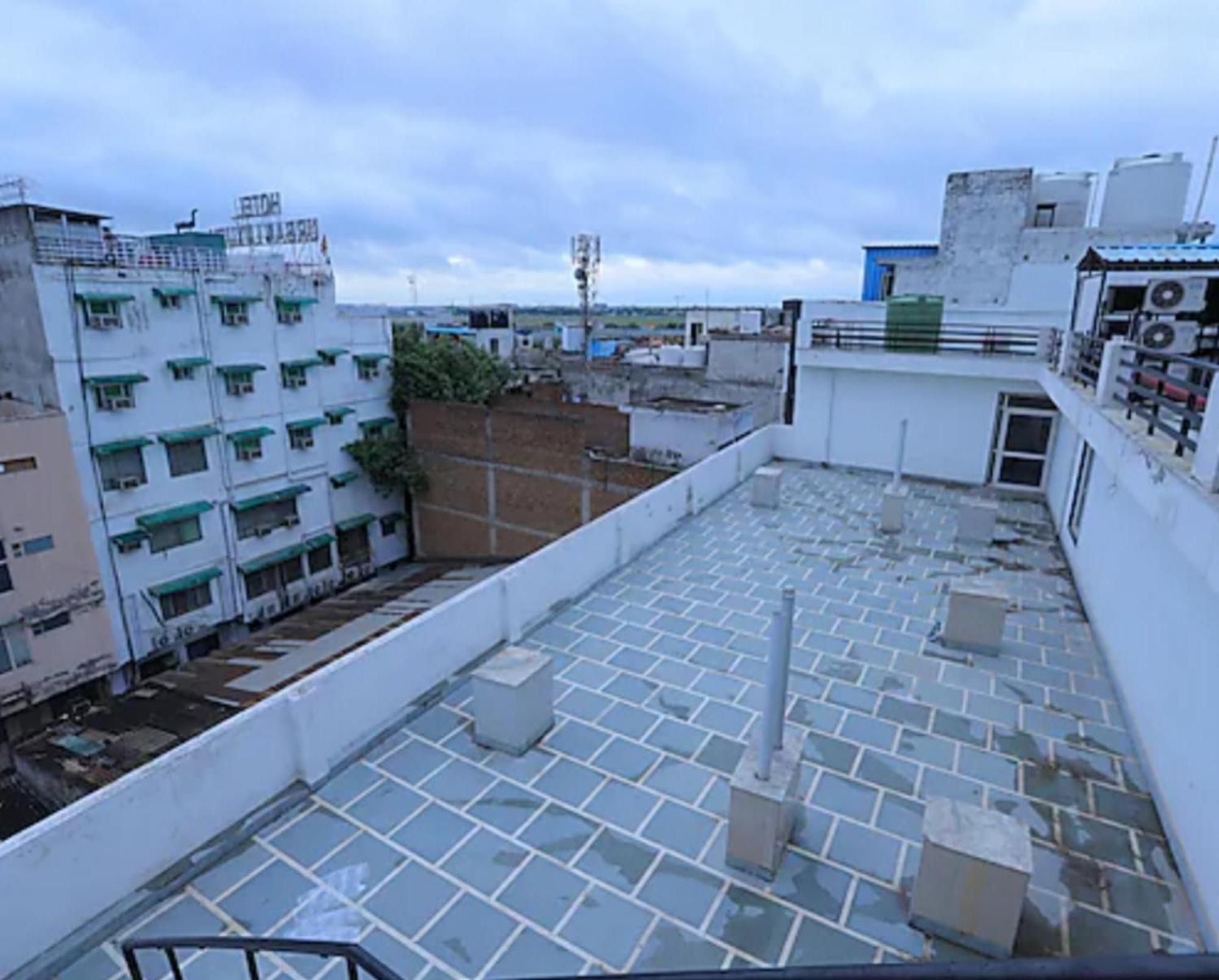 Stanley-near Delhi Airport