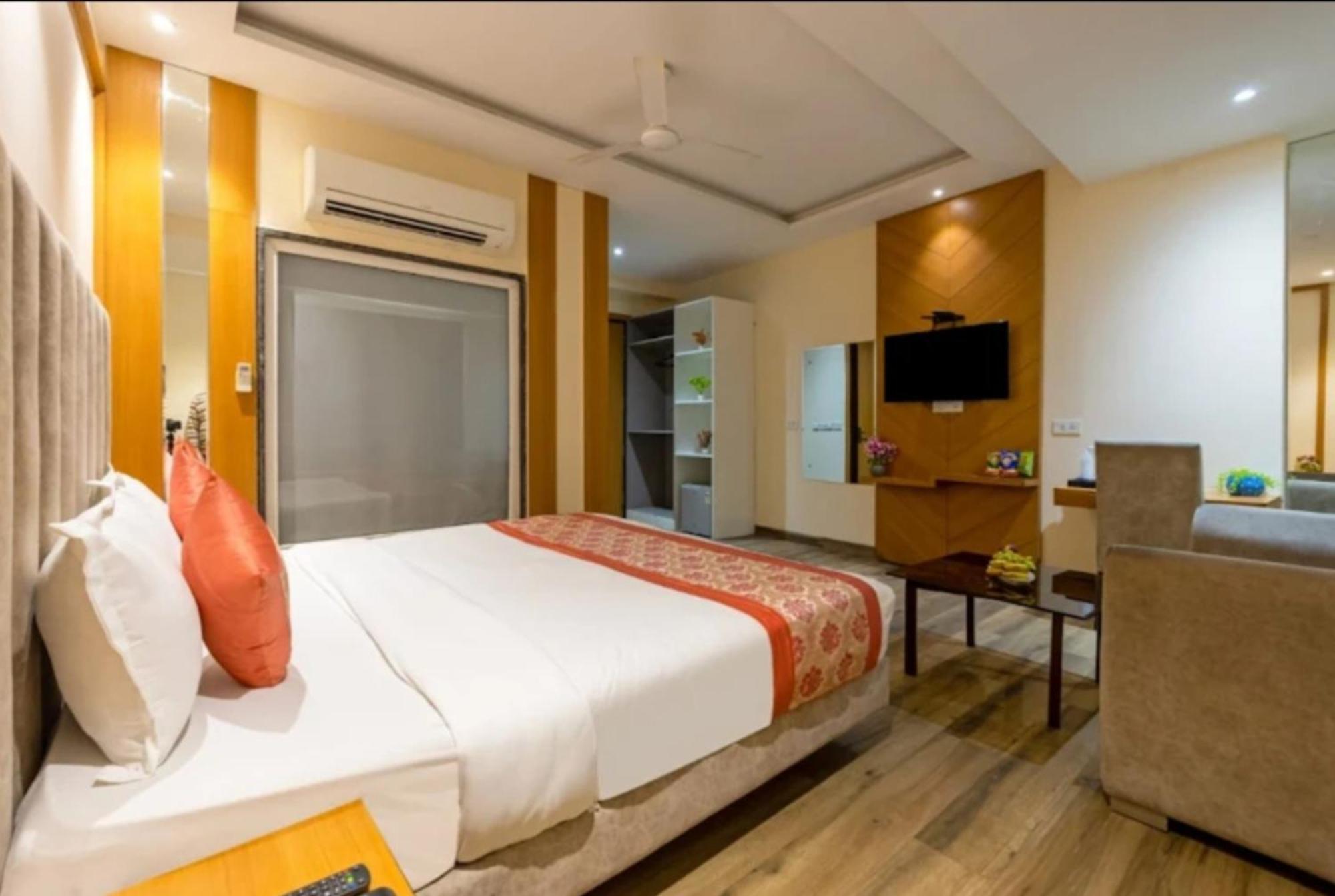 Hotel Stanley-near Delhi Airport New Delhi